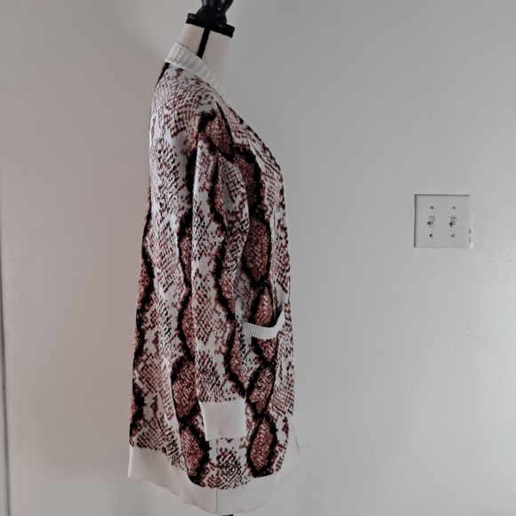 Janice Apparel Snake Print Womens Cardigan Duster Coat White Jacket One … - Picture 5 of 8